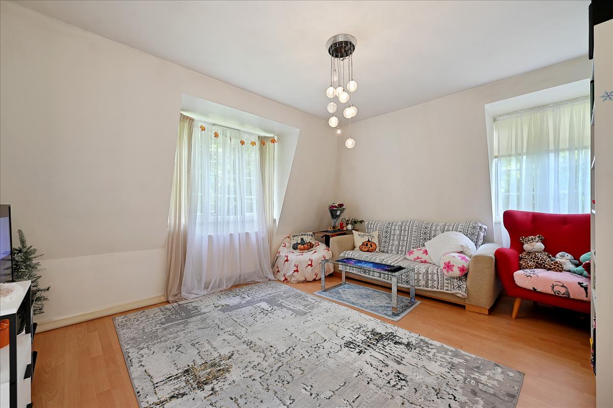 Property Image 86d56275-fbea-44cf-b085-4d5fcfefcb83