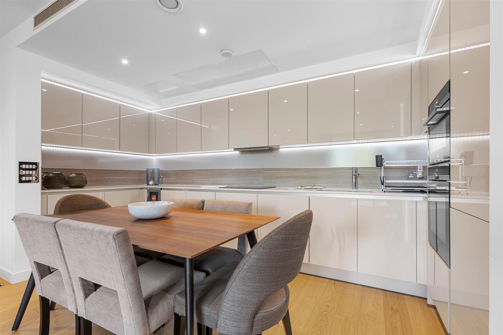 Property Image 86f0720d-564f-4215-8651-538e1dd7d474