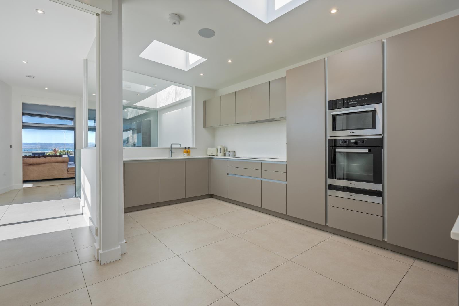 Property Image 871c61fc-589a-4da2-8a16-e8c3f026db78