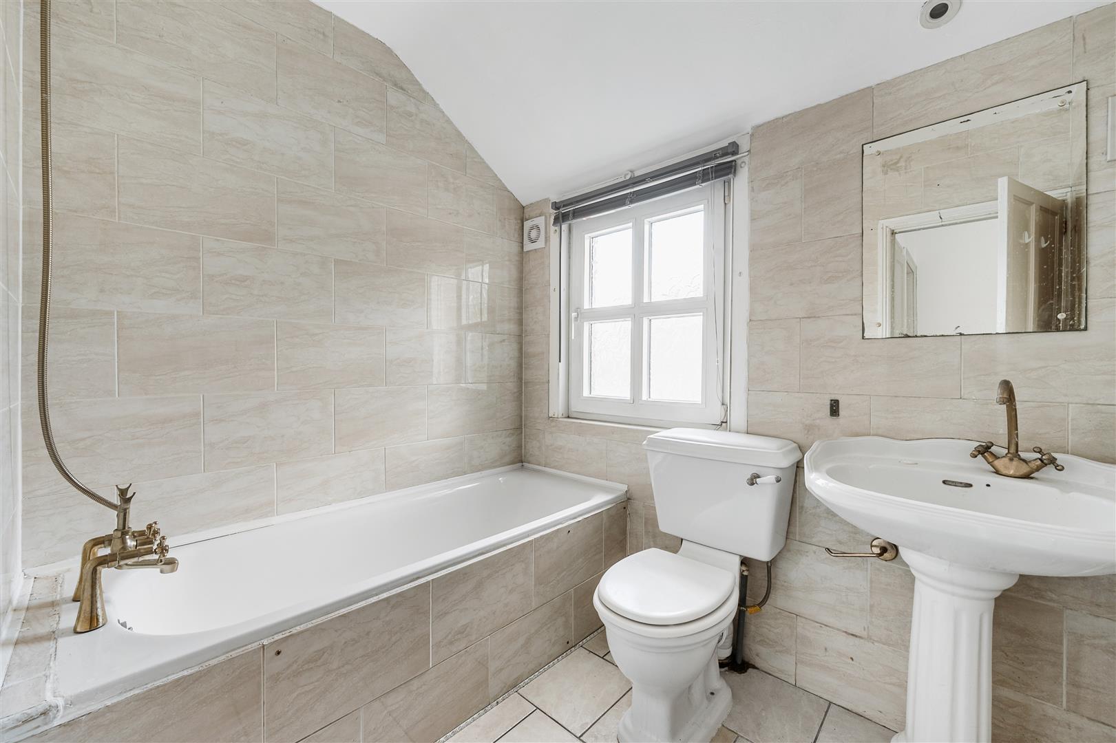 Property Image 873e273e-06e9-437a-be10-58dcf3d56238