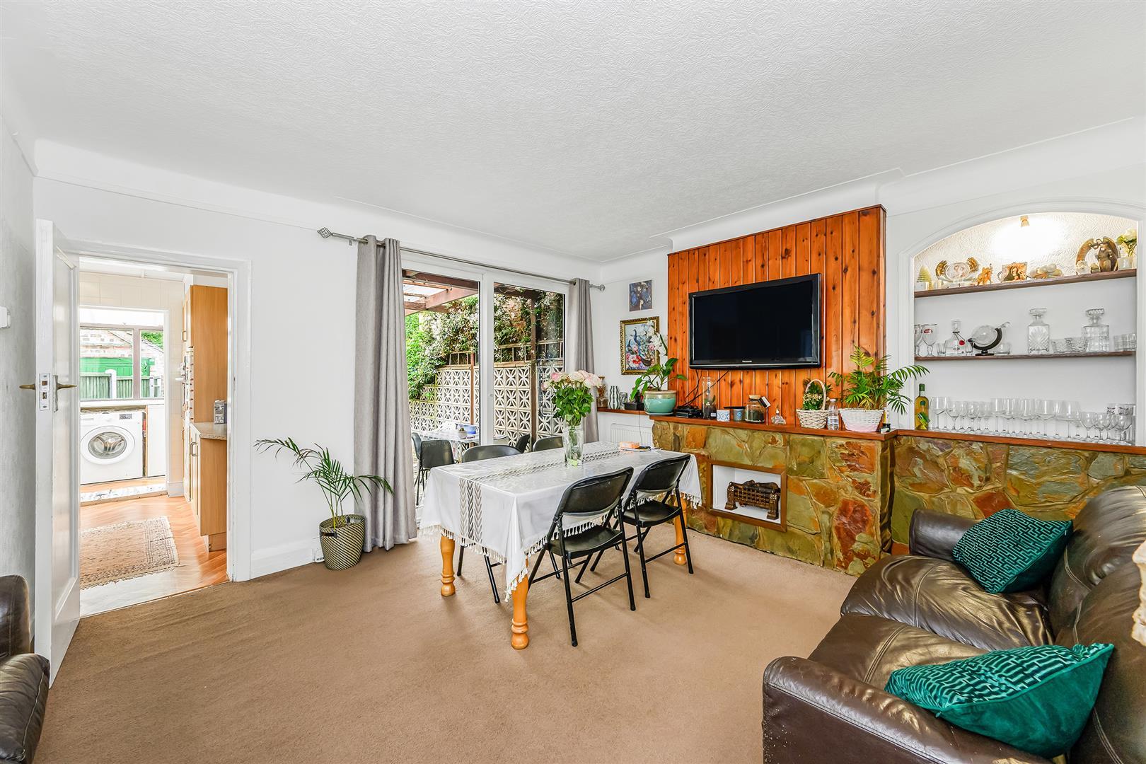 Property Image 874e6e57-cb26-4cf1-bfcd-be3c70619d8a