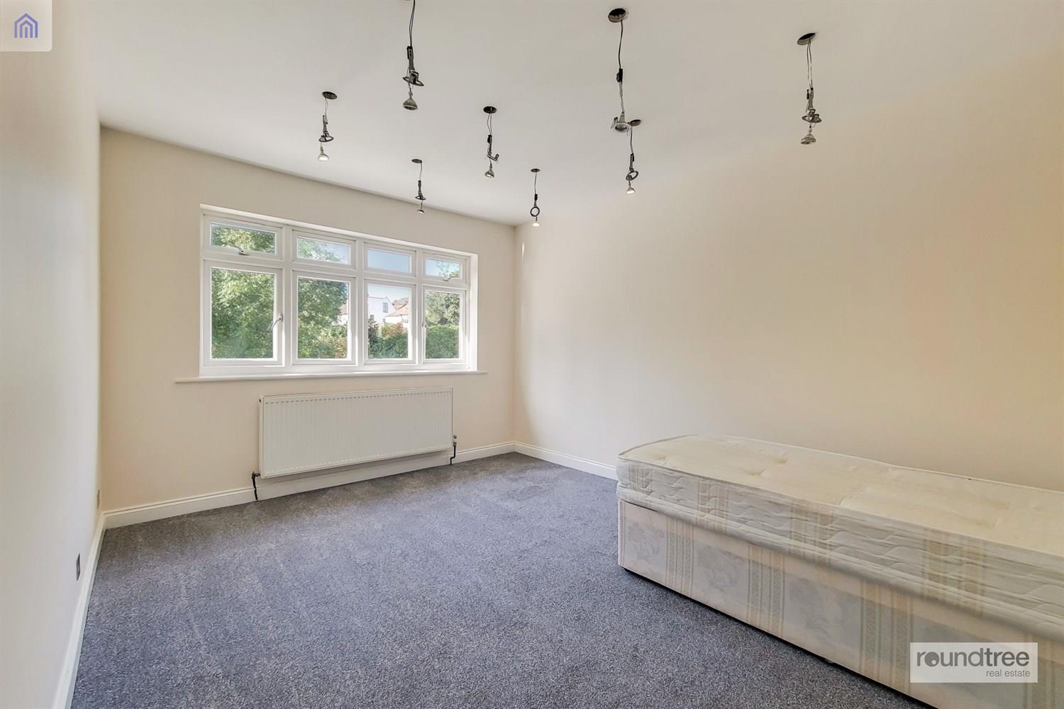 Property Image 876c987c-5042-4674-bc91-3c8537b5f7c6