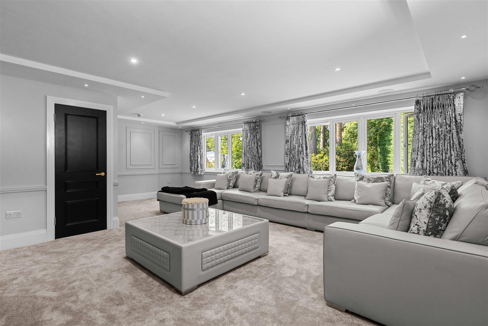 Property Image 877f7252-0835-4680-b962-cdfa96af27d6