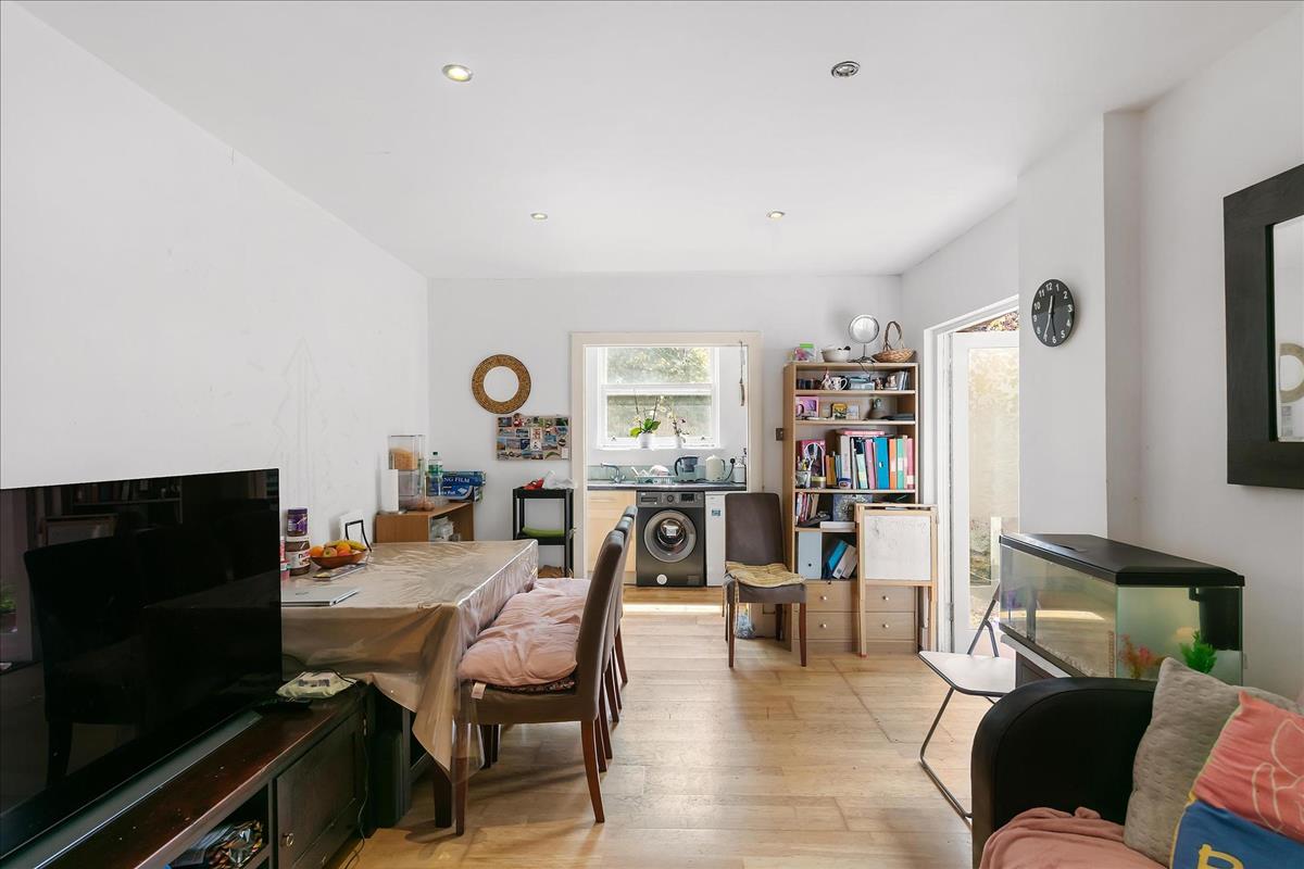 Property Image 879c89c2-c4c4-4582-bb63-db337fc06a63