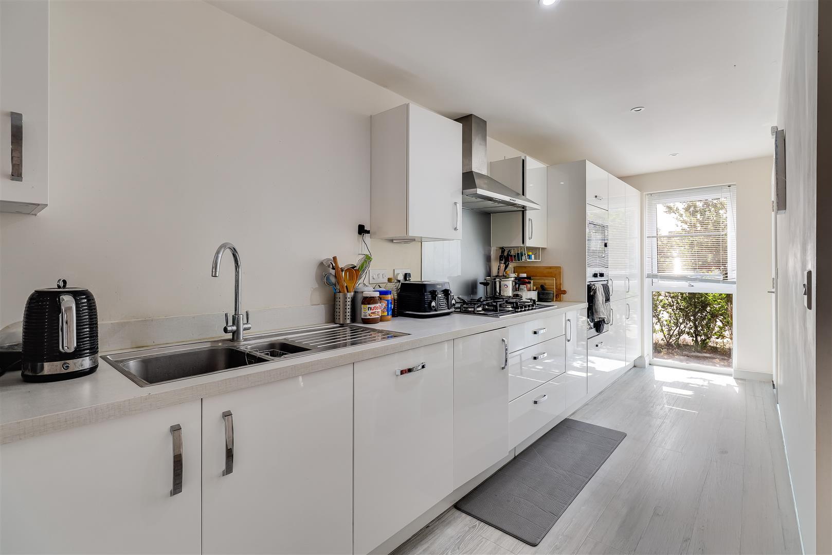 Property Image 87a872d5-03e3-4e72-8d21-91acc9ff4eb9