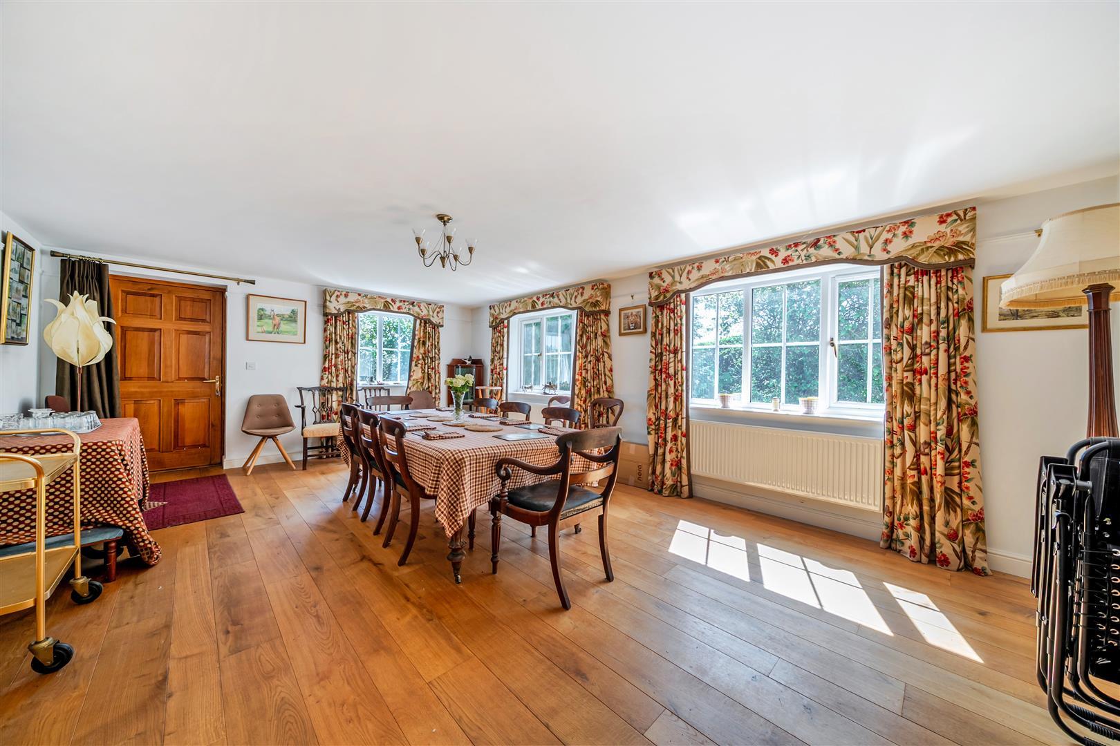 Property Image 87bba8a4-e9e0-4de2-a2c8-f6944b722dd3