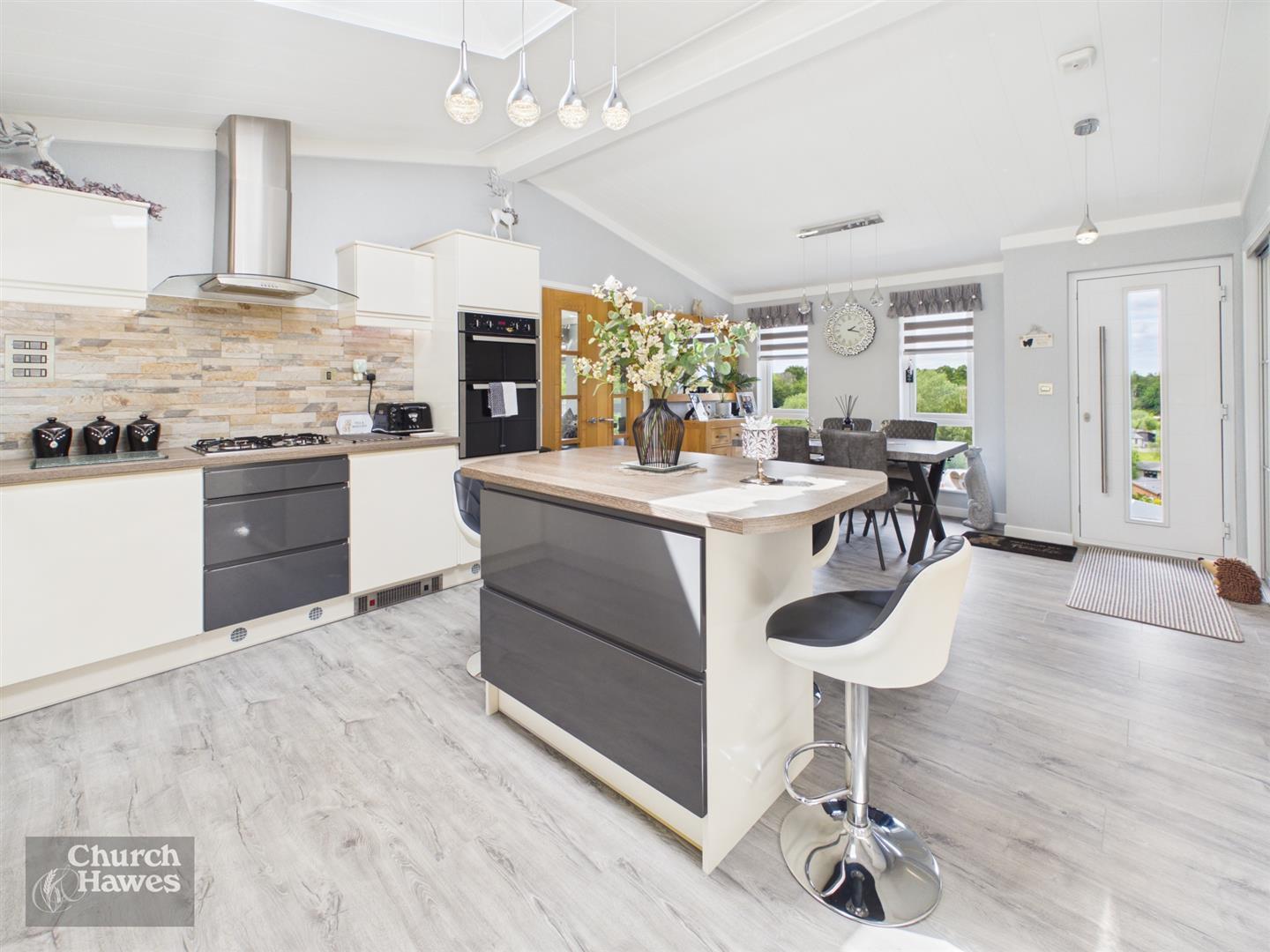 Property Image 87d81352-02c4-4c14-bd05-30cad7e664ea