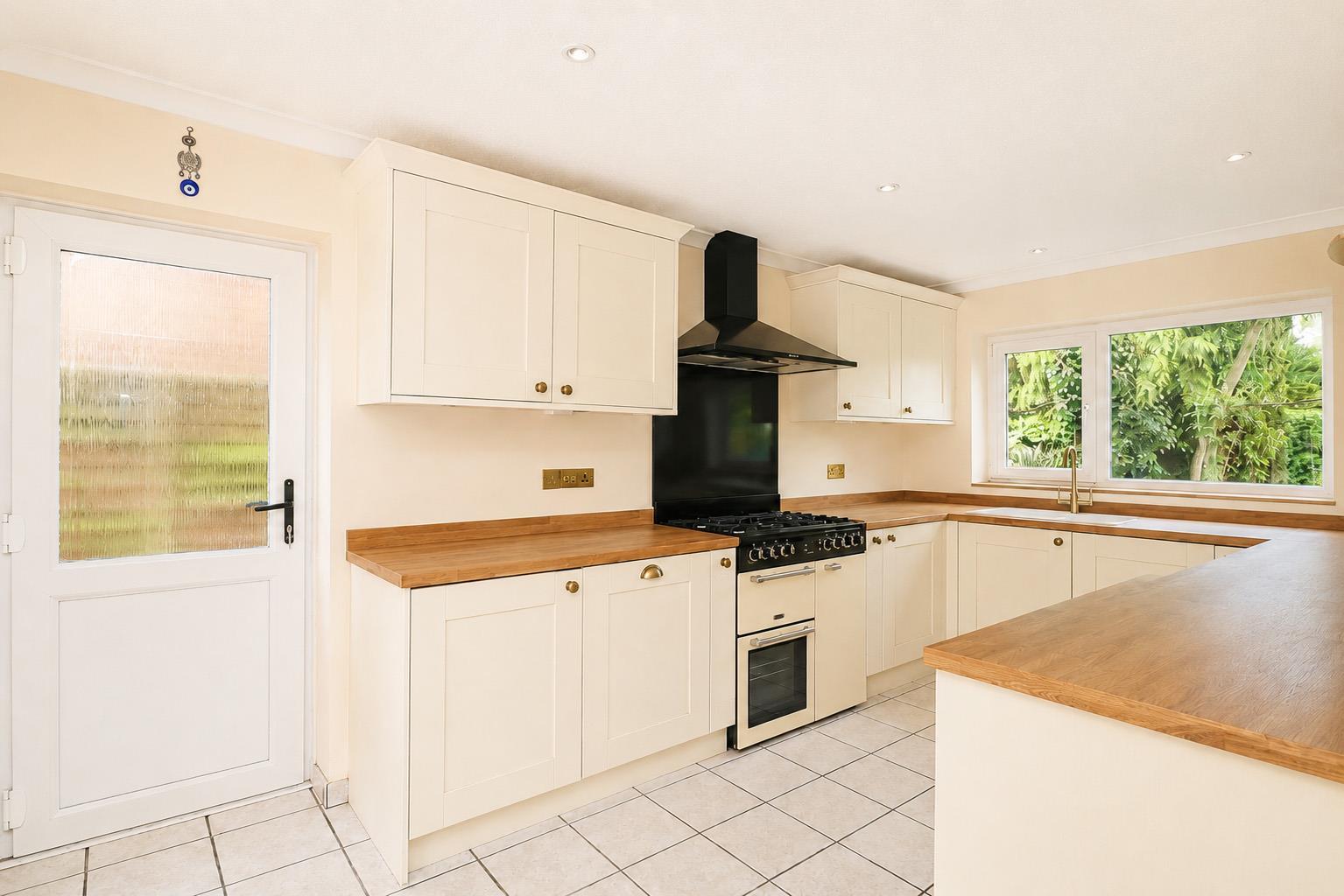 Property Image 87f40a57-b336-4d60-b7f3-b2c83f108d1f