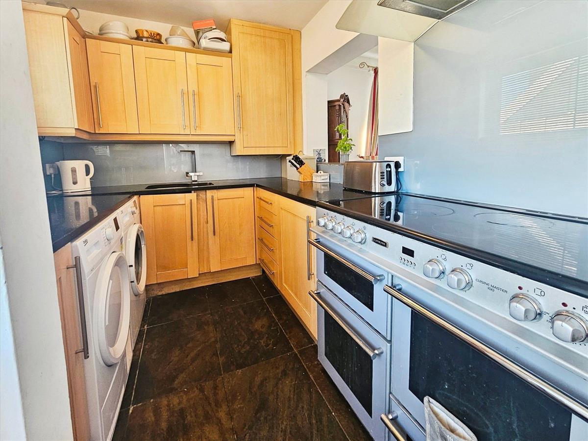 Property Image 87fd3c27-2f08-4bf3-b680-1d63fc16d943