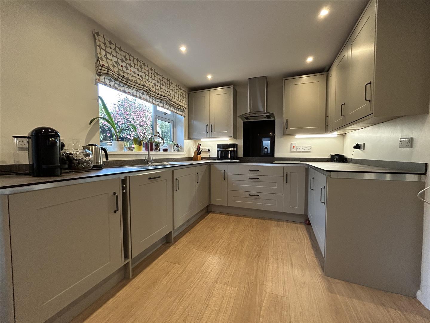 Property Image 8822ddc4-c43e-46ed-9b76-eb3ea15e6c84