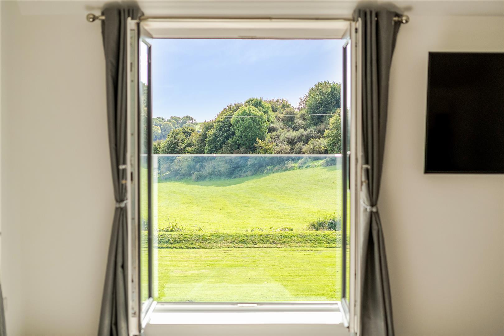 Property Image 88e52098-ffe8-4949-8f28-4d8fea65a56a