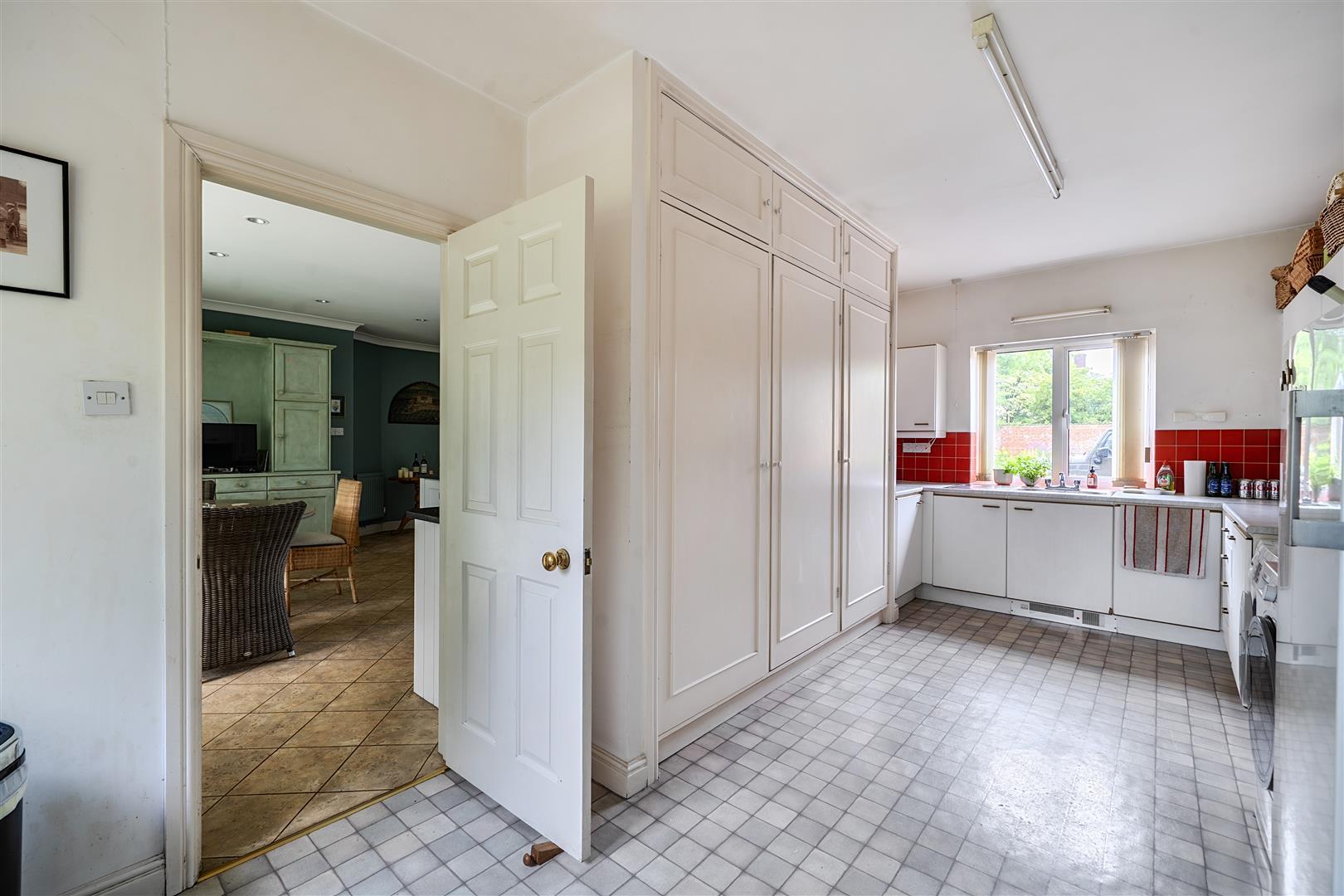 Property Image 88f145da-bd62-46fb-a132-8448842f3e0d