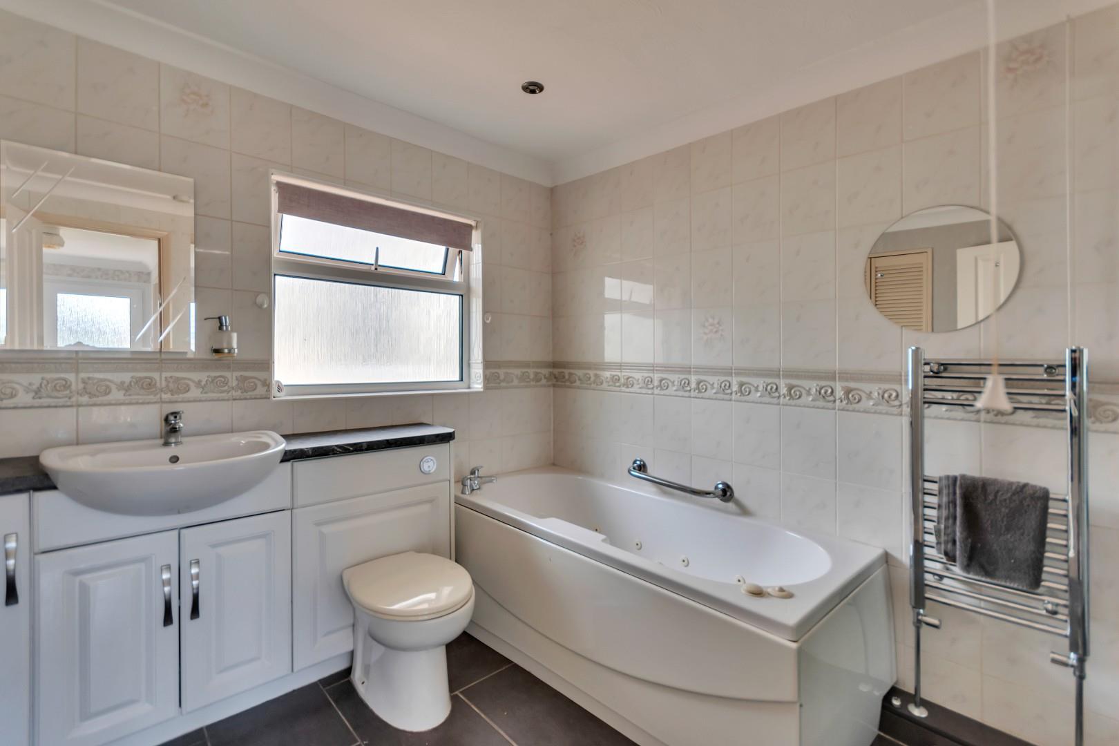 Property Image 88fce9a9-a8a4-497f-80a4-c638d9088030