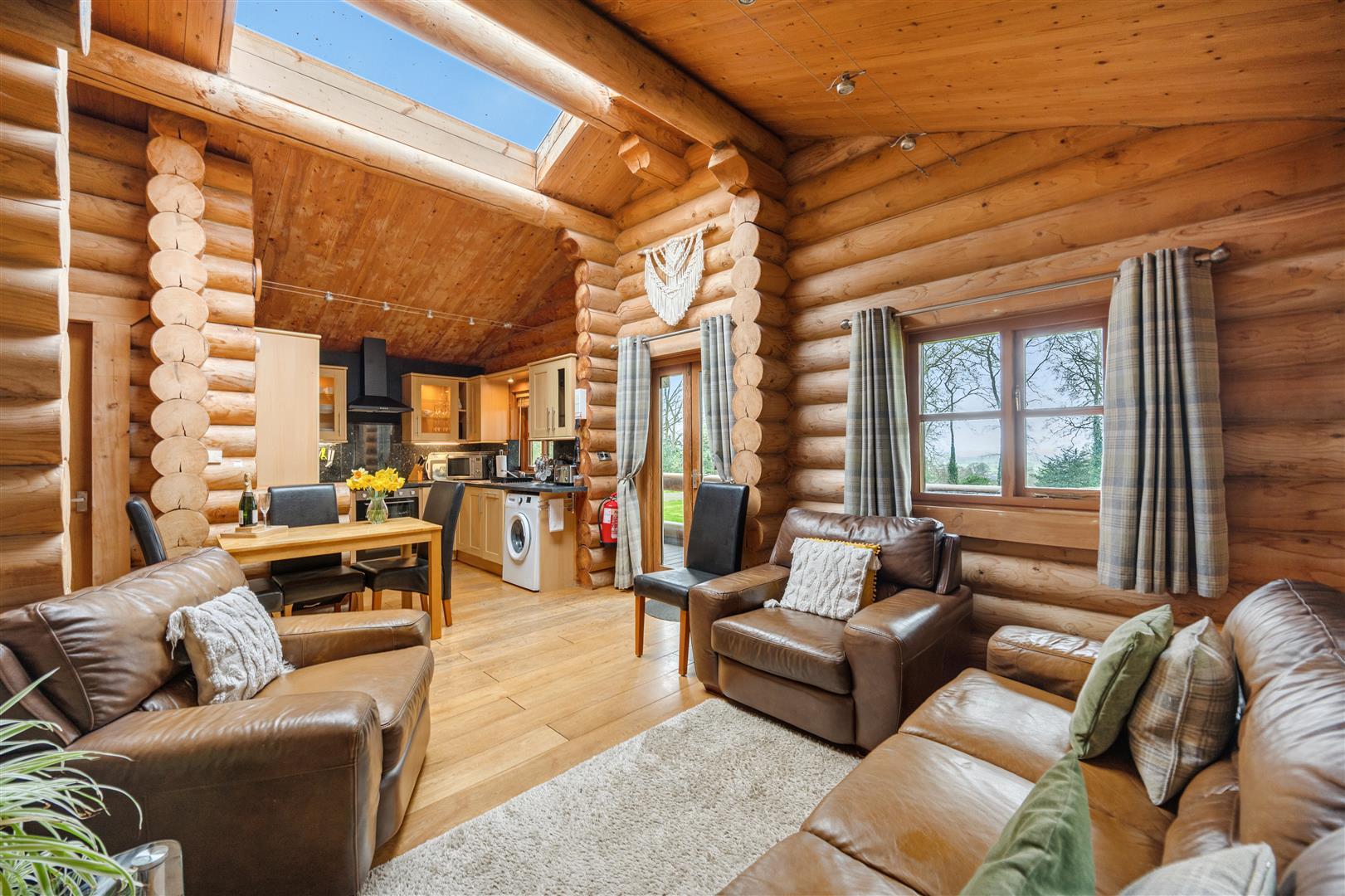 Property Image 88fd088f-6417-45eb-ad35-762b914e1b8d