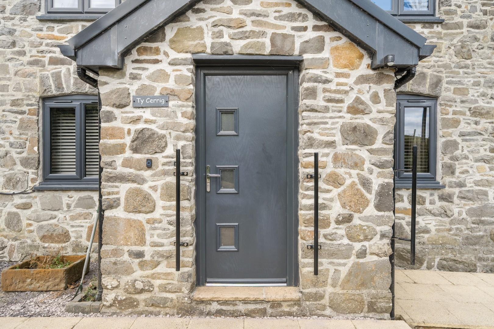 Property Image 89492c27-a370-4965-a978-c0c2a1b8a669