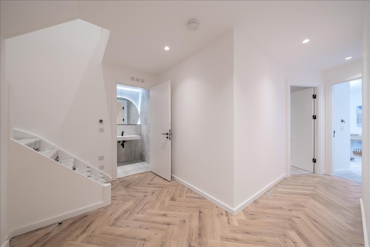 Property Image 895f82ea-f76a-4e43-bf87-097770abc4b5