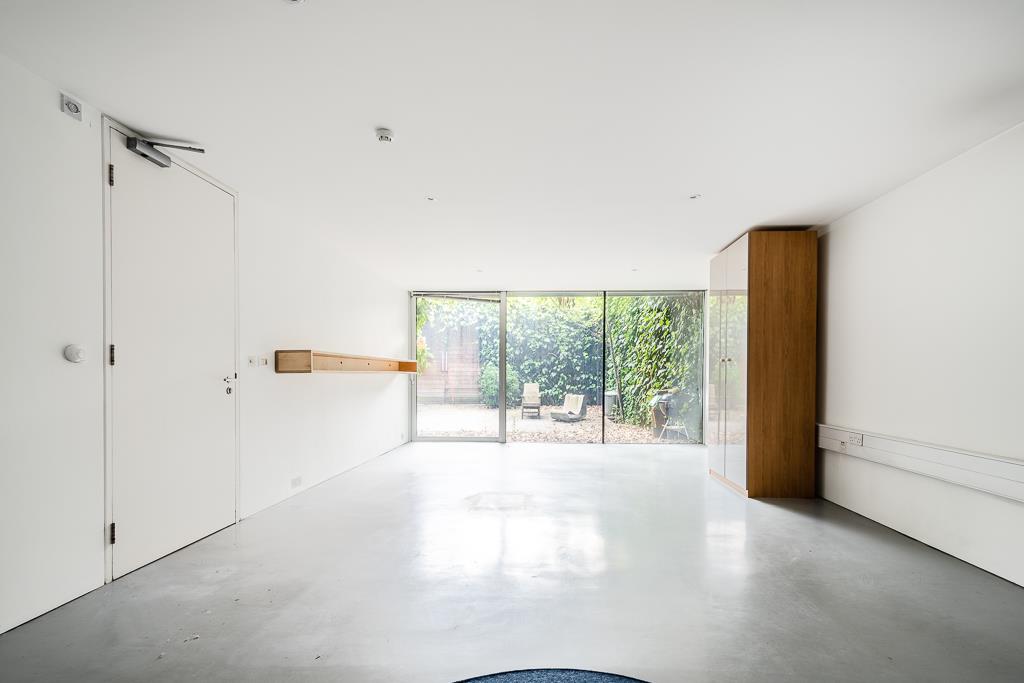 Modern bright architecturally designed house Shoreditch workshop