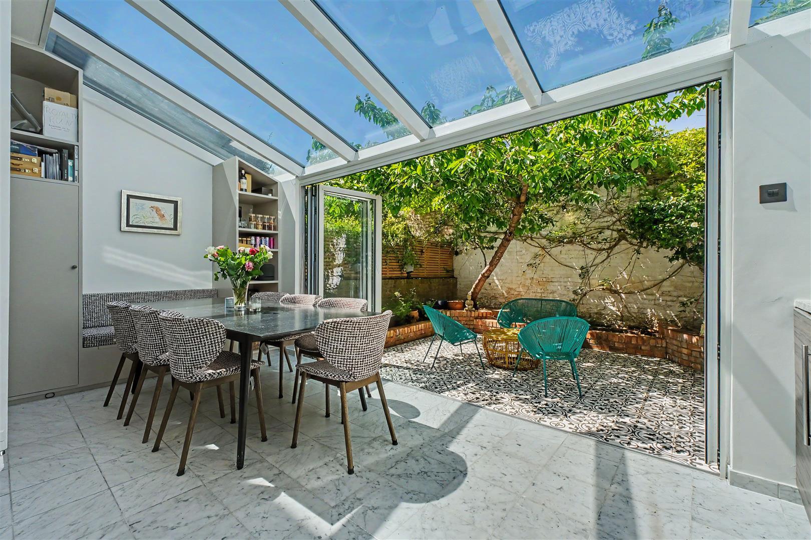 Property Image 8989b72b-c5f8-467a-a02f-65af52452c0d