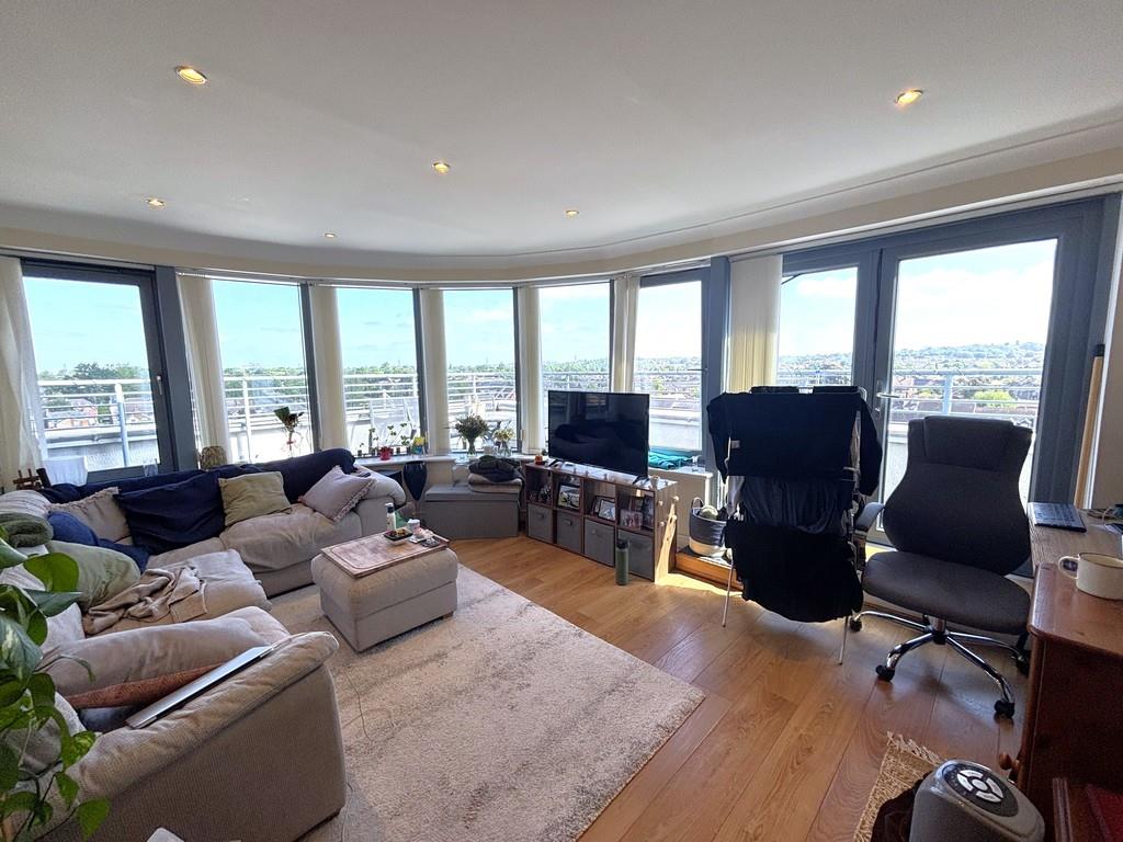 Property Image 89f74b91-92f7-4bc1-a9e9-e3ec6a9d245f