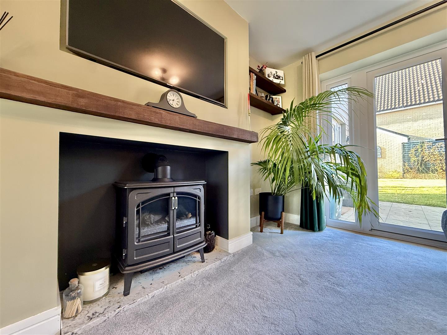 Property Image 89f988eb-b96f-4e30-9451-6d3e2cd537ff