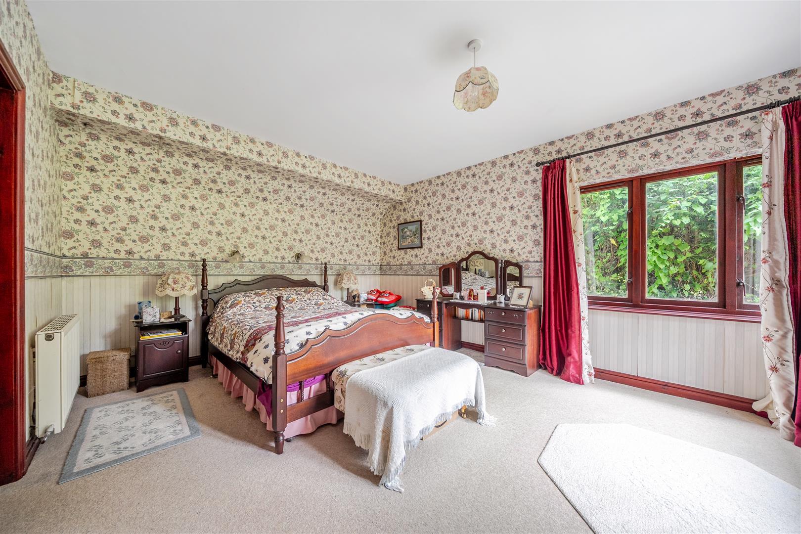 Property Image 8a093f60-edf9-4c70-89ff-3b155cee2fd6