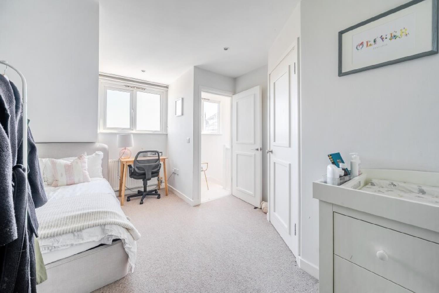Property Image 8a226d96-5eb1-42aa-9d3a-4e3b995e2cb8