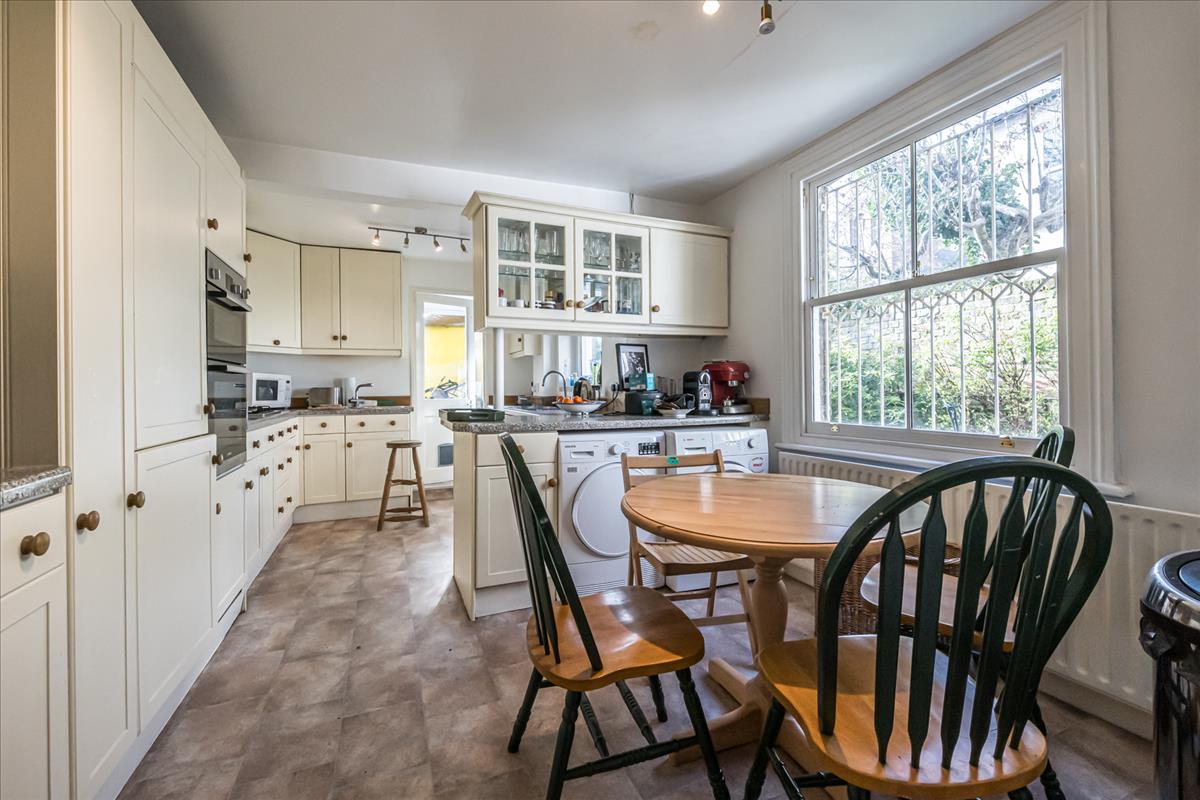 Property Image 8a422559-0d1d-497e-a572-36e6babbd247