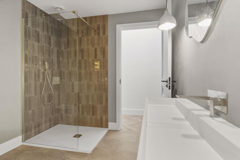 Property Image 8a4c4a1c-6a5f-45d2-bacc-cb069ab0a56e