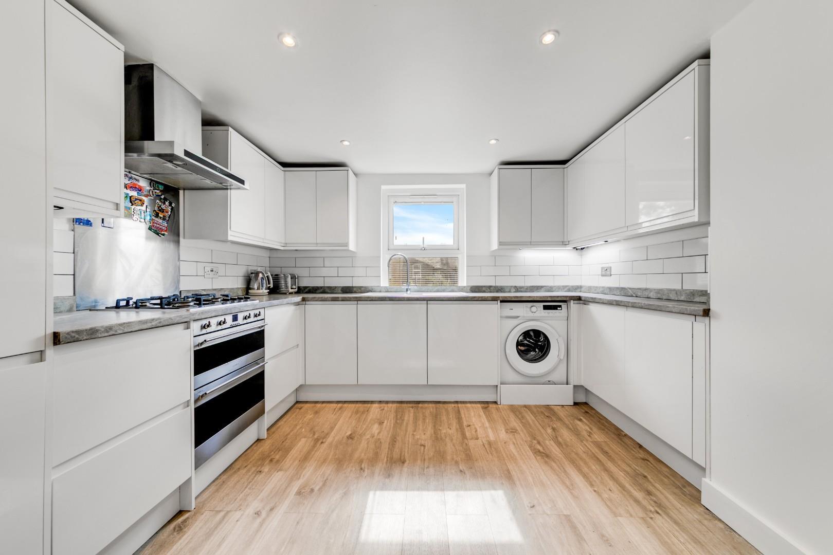 Property Image 8a5aa833-47a5-4c65-80fc-479148accd6b