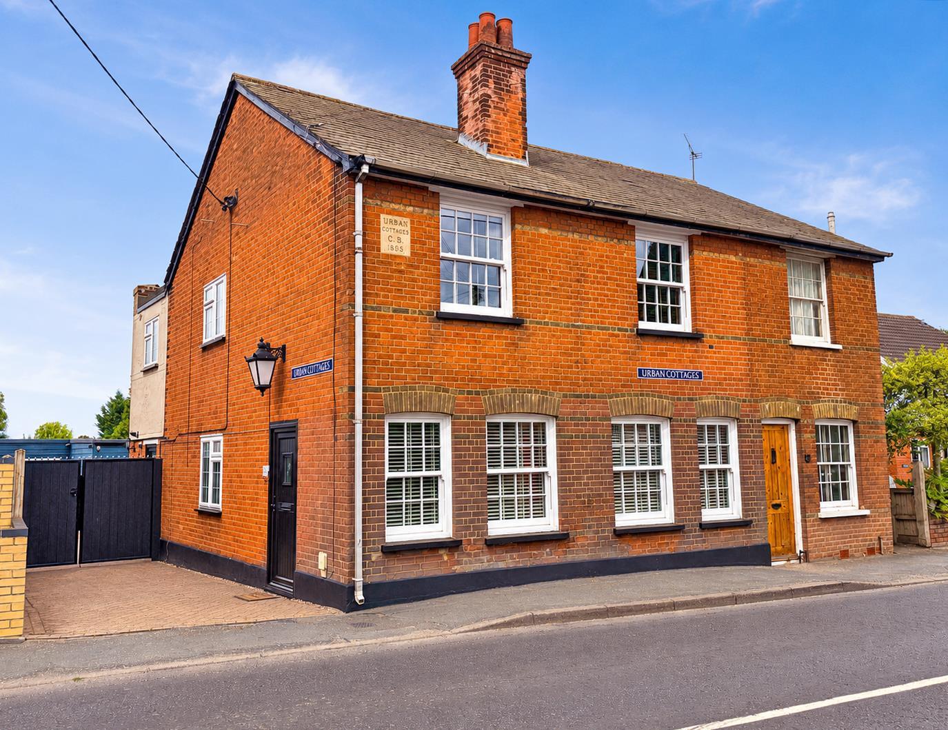 Property Image 8a5c00c7-6d52-44f5-b716-c49a3a37c4e9