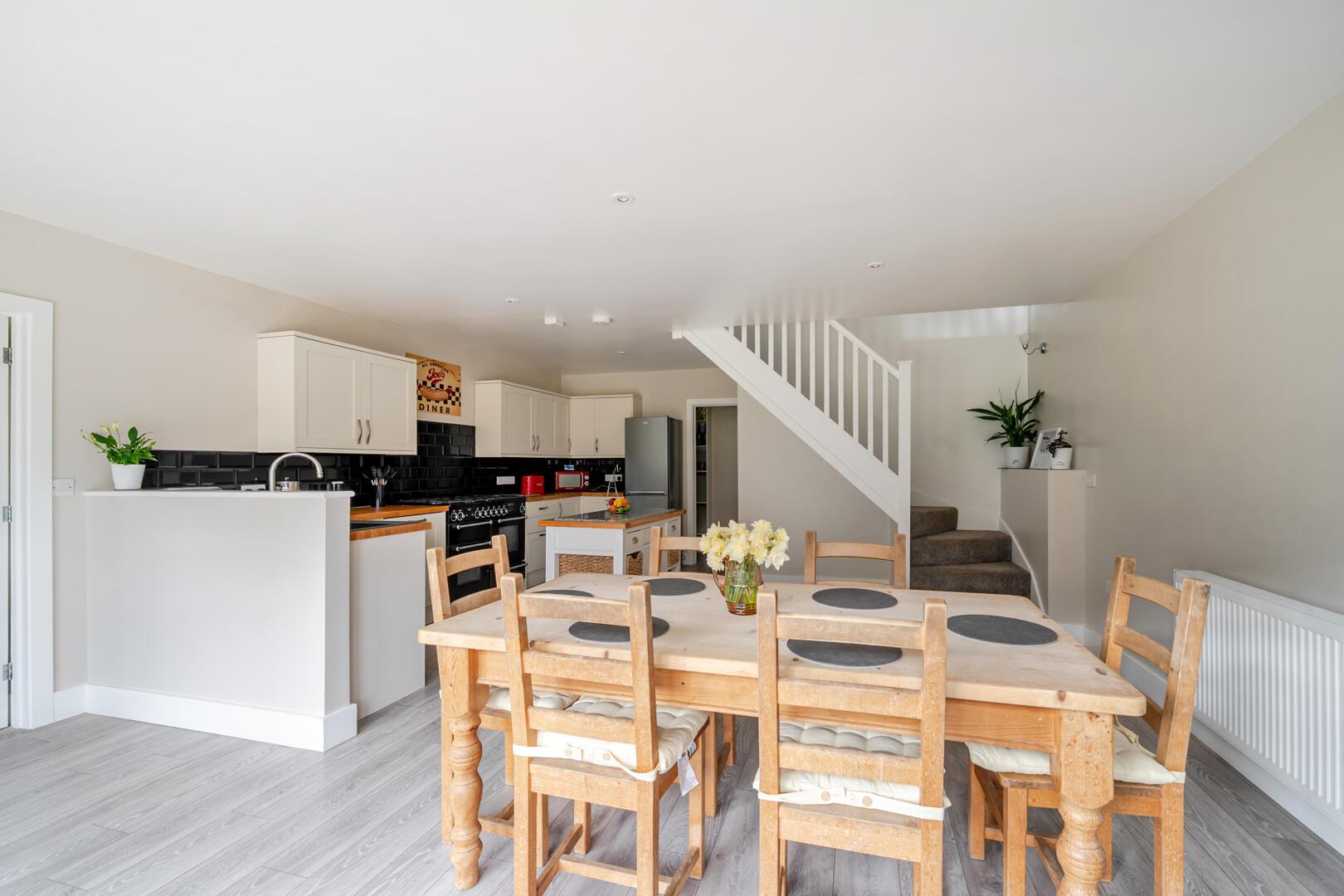 Property Image 8a69b5a5-c5bc-430a-a1ee-10cf33766165