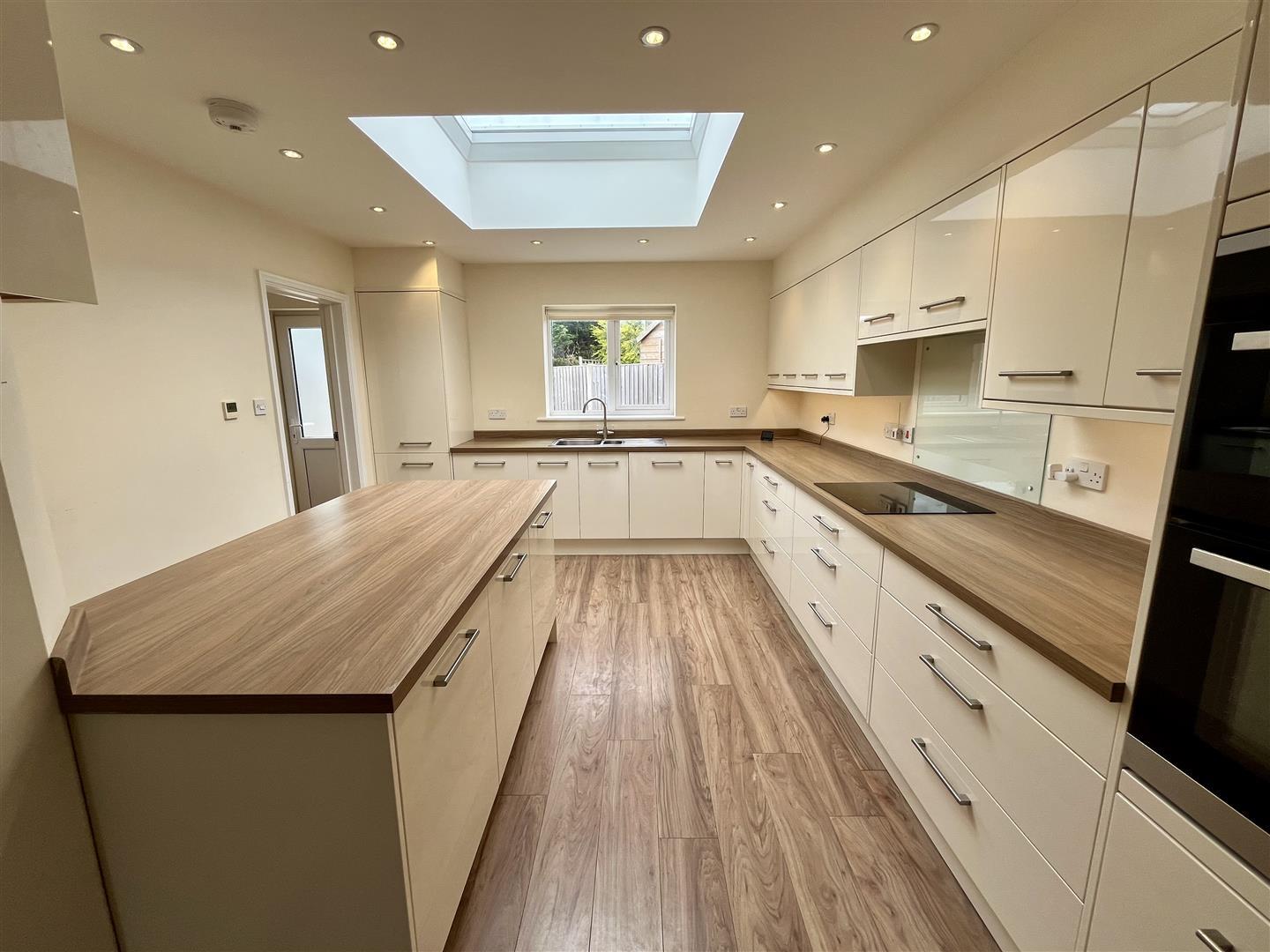 Property Image 8a748227-a721-479d-8b6b-422236641dab