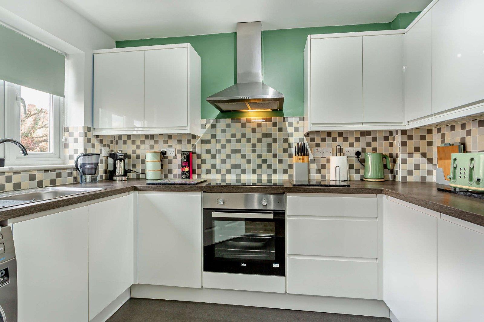 Property Image 8a8921a5-ea3e-48dc-bed7-01cdd06b3c56