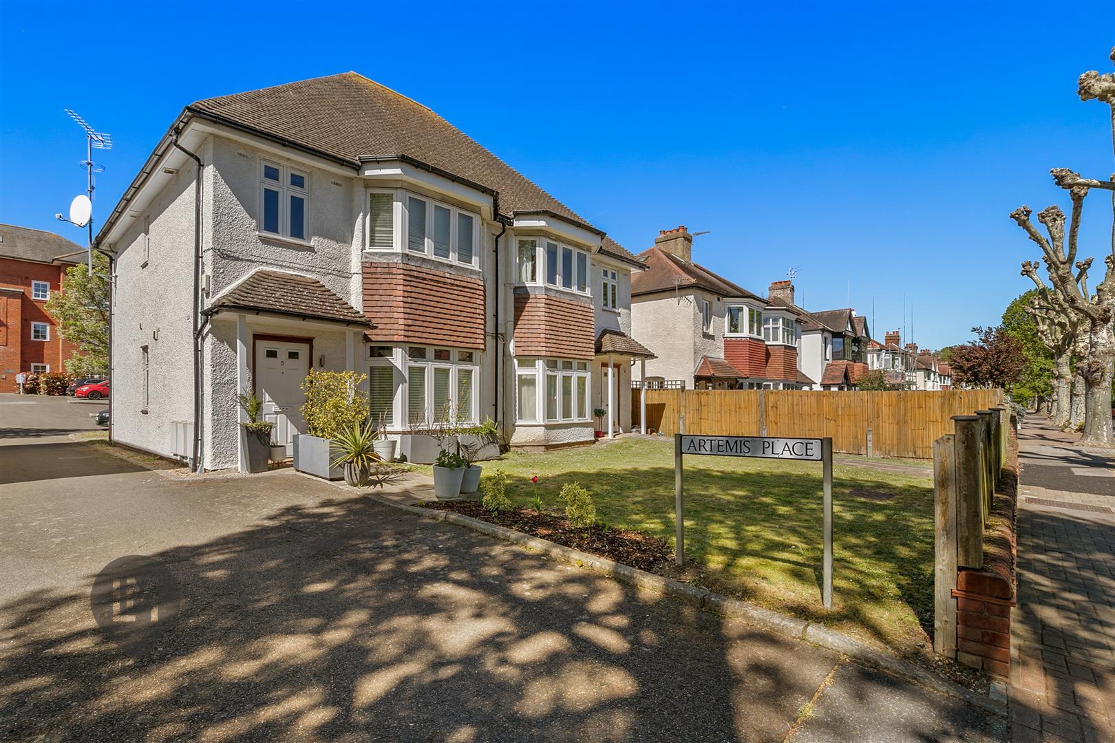 Property Image 8aa4f1cc-d4c4-4f73-97a3-c2901ce05095