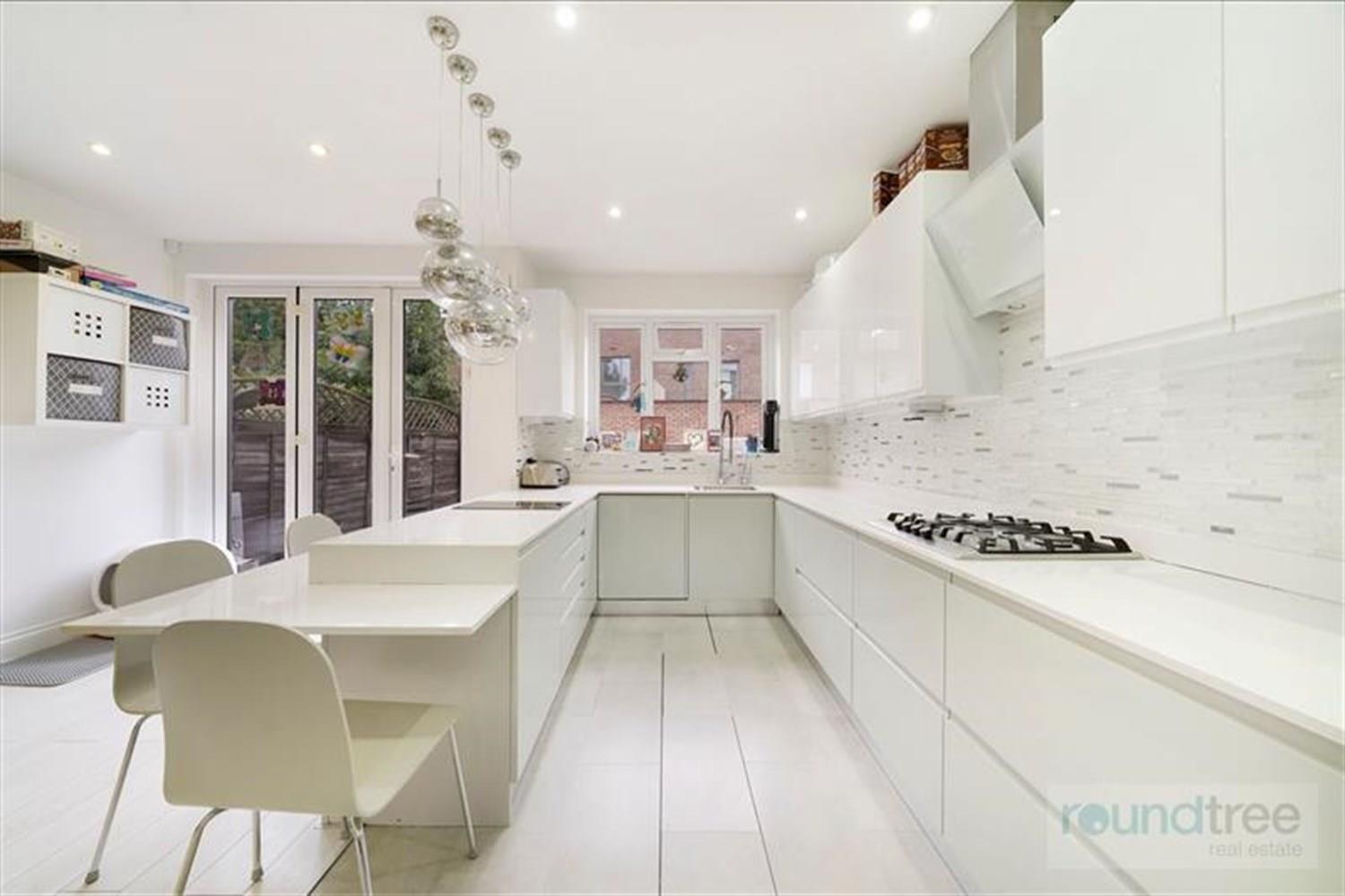 Property Image 8ad345c6-f56b-4517-bfdb-43e03d2ee9a1