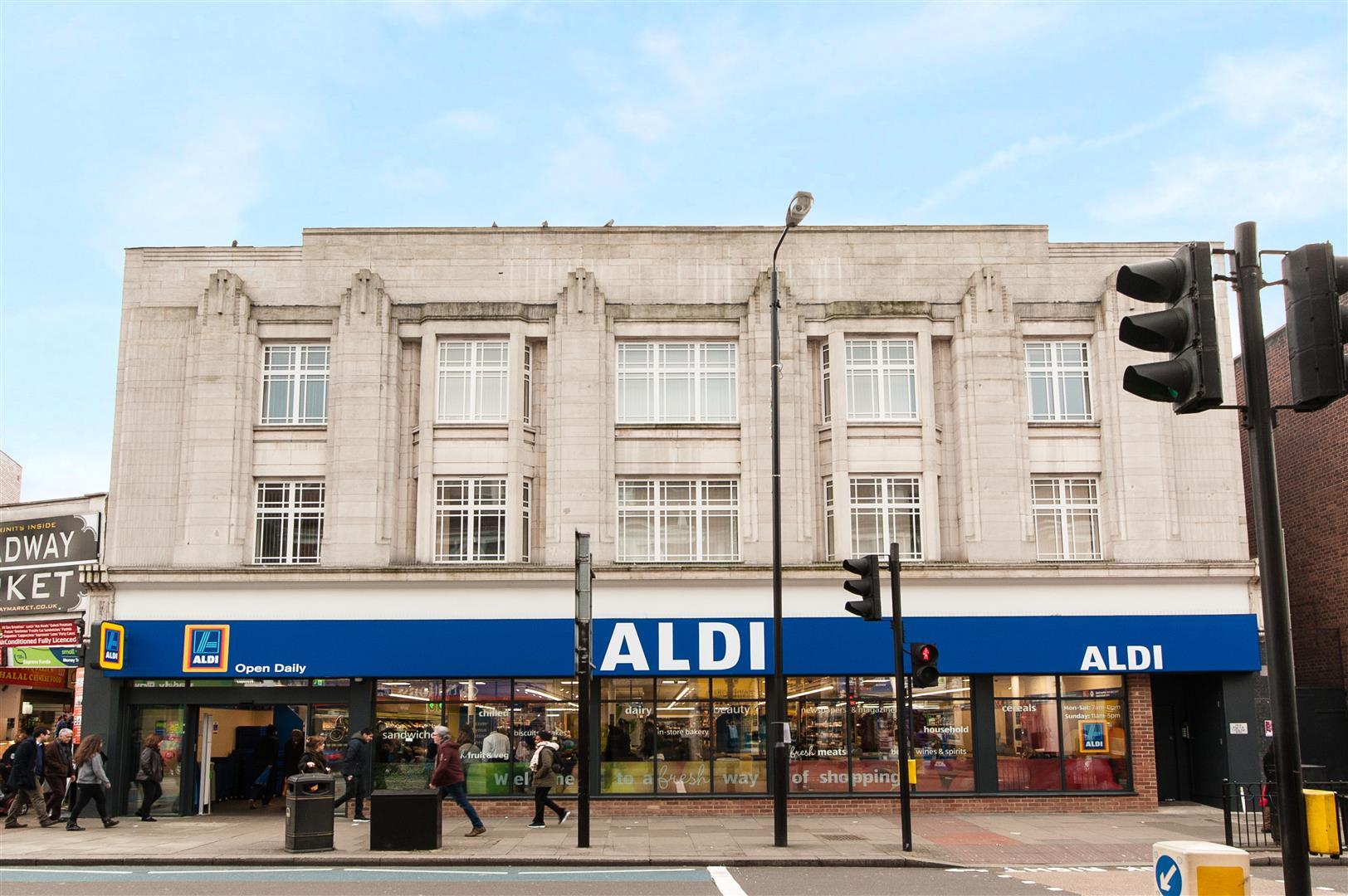 Property Image 8af13a0a-d42d-4fa1-95f1-f560a63781ff