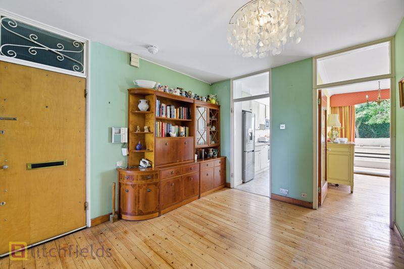 Property Image 8afa783a-5c90-480e-a8ee-5cb0d577fbb2