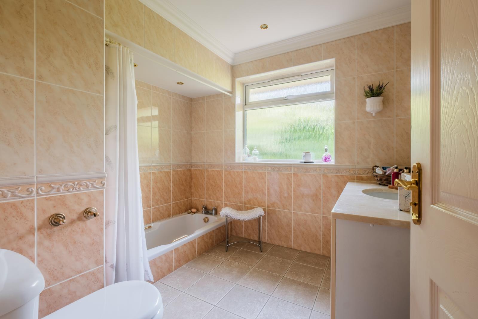 Property Image 8b562131-6a5b-4fb1-9a63-8e7babc83f93