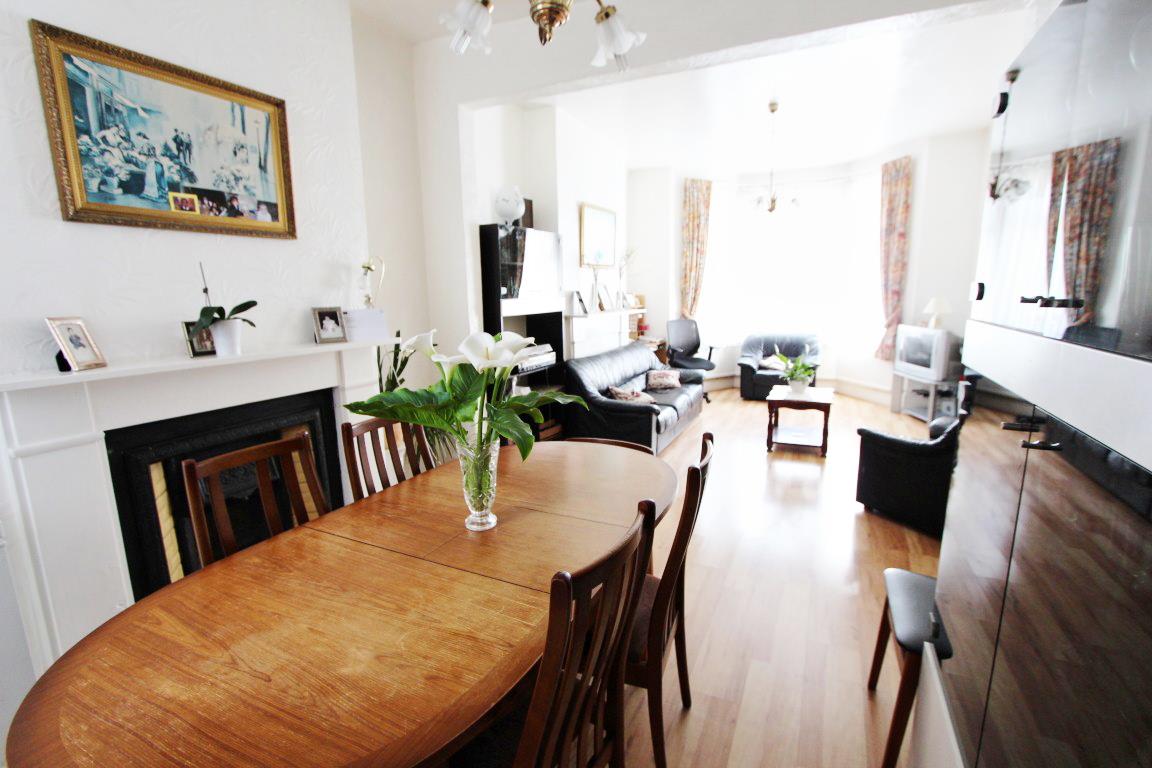 Property Image 8b7c15f3-0809-4aa7-aa73-5297a56519d7