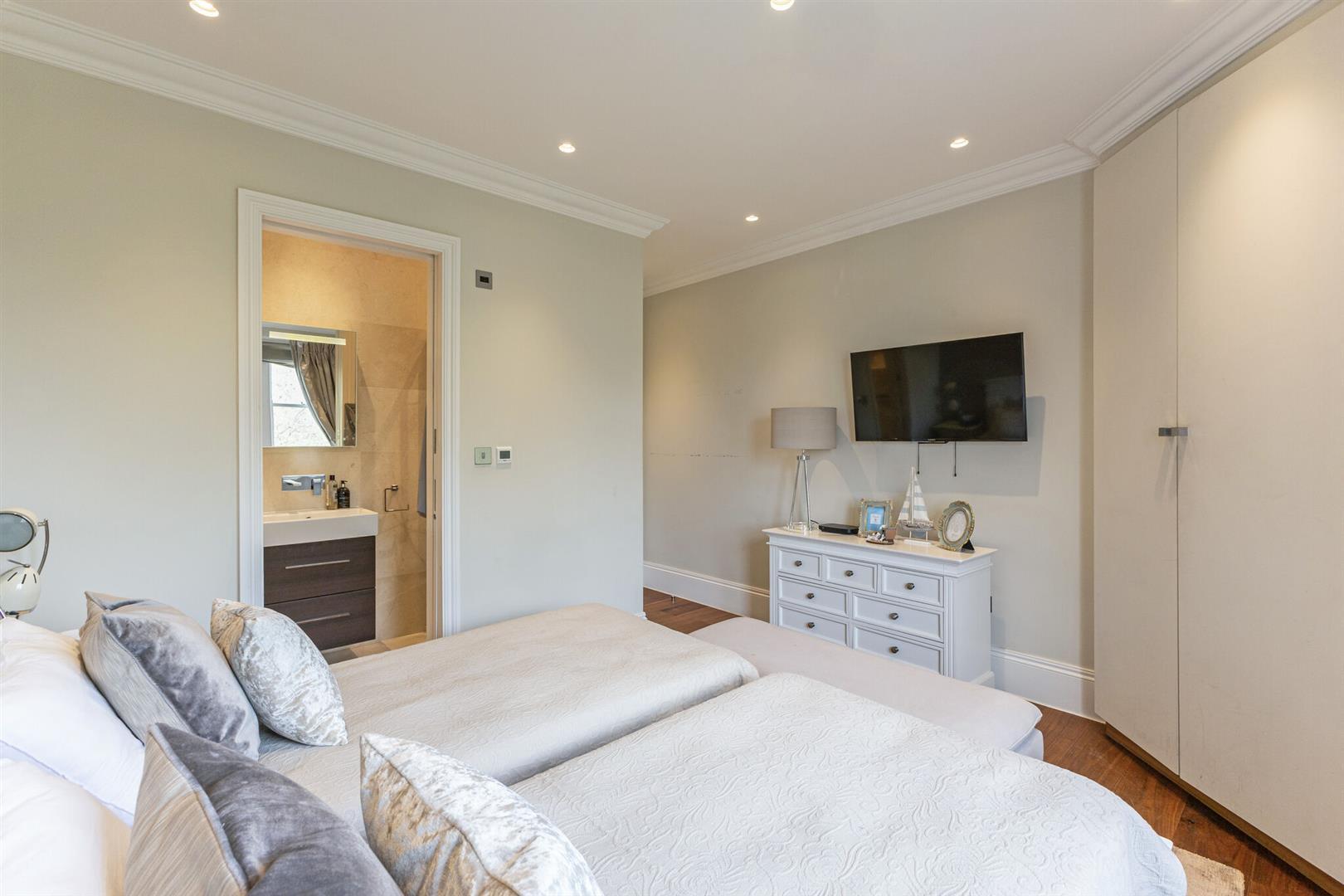 Property Image 8b835160-1795-4ee6-aa52-ce661fa300d4
