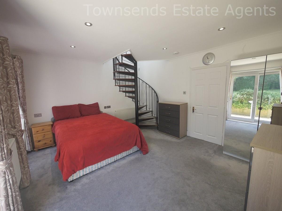 Property Image 8b84943e-7212-42db-8816-d6111b3dc6d4