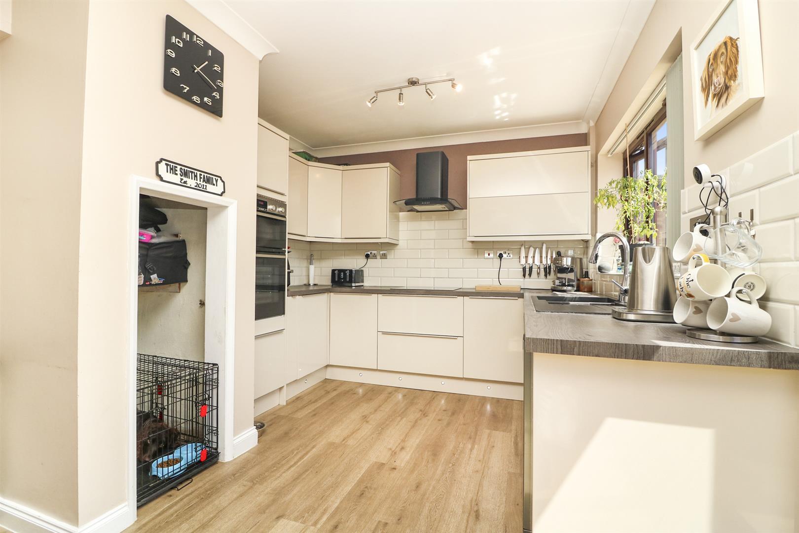 Property Image 8b84d838-6456-4848-847f-364778c662fd