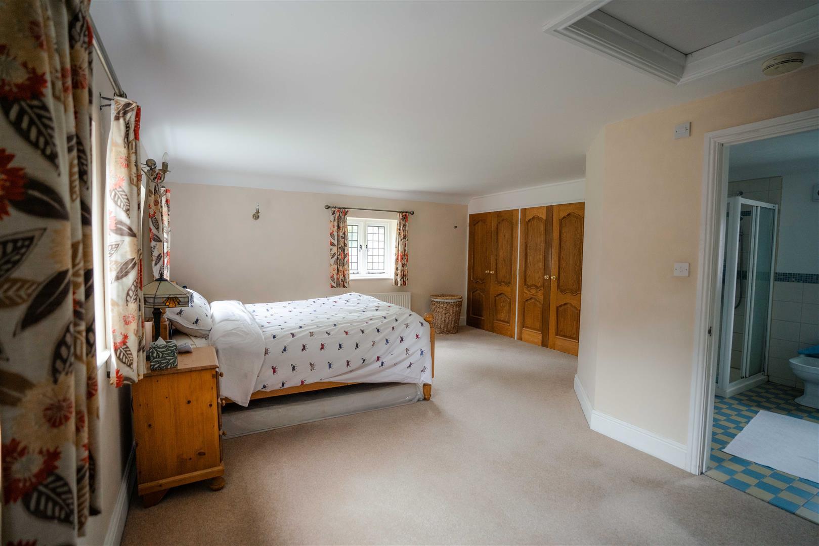 Property Image 8b88bac7-4ecc-4a35-bcc4-fcffcb60e94d