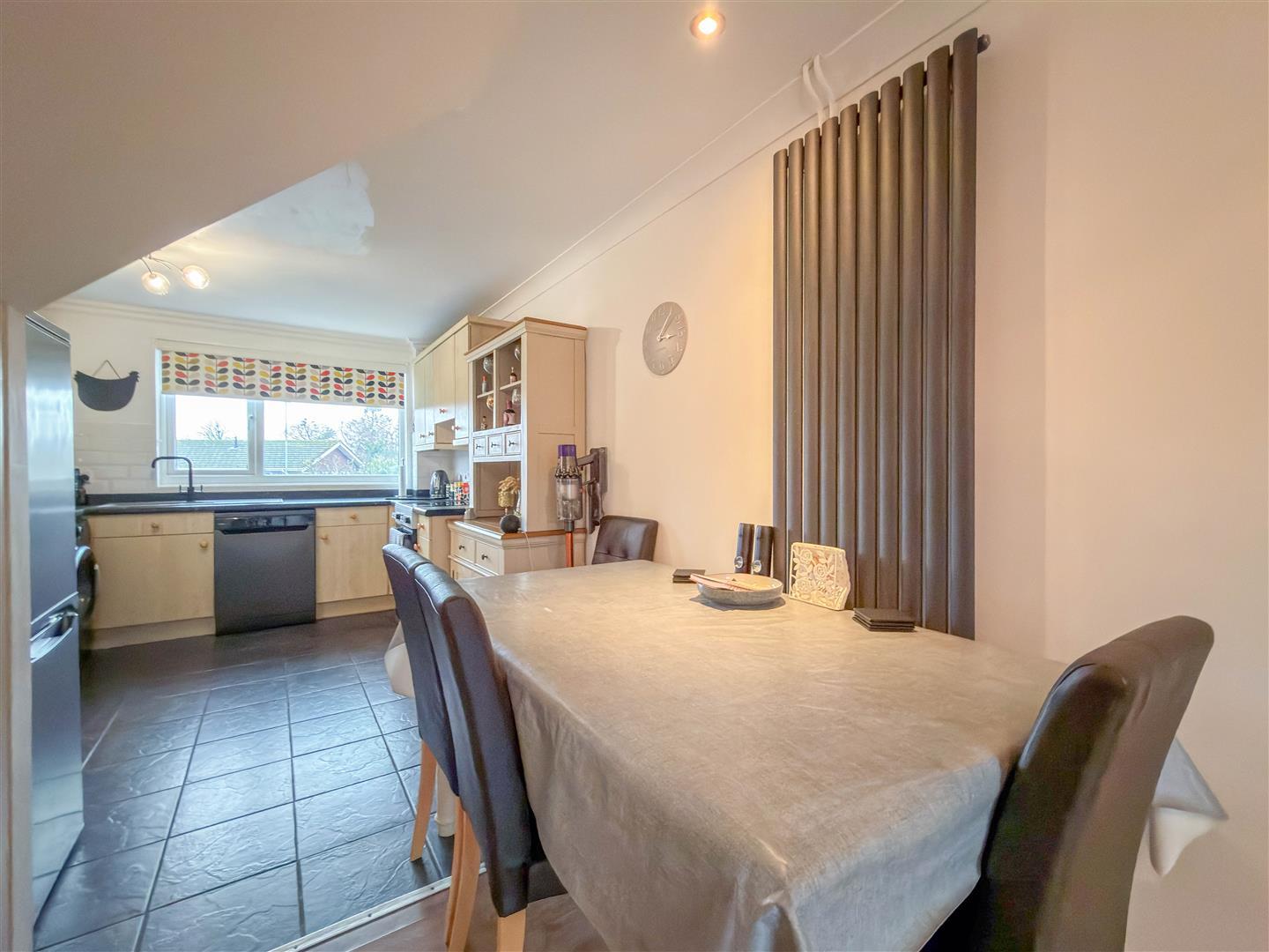 Property Image 8ba8a501-ed5a-4640-92c8-945223bdf2a3