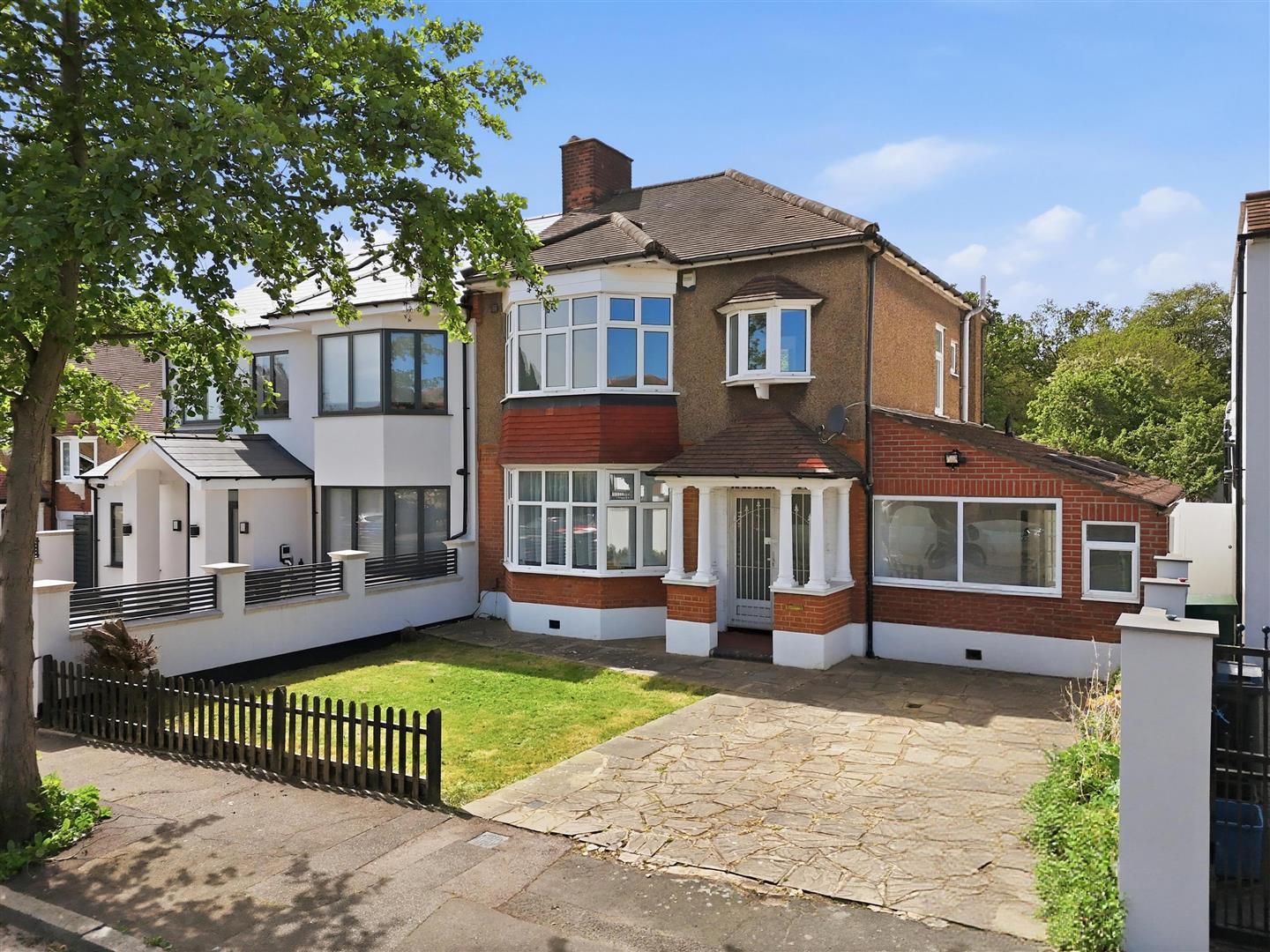 Property Image 8bb3d7c8-c1ff-40da-97f6-7e3de43cf3a0