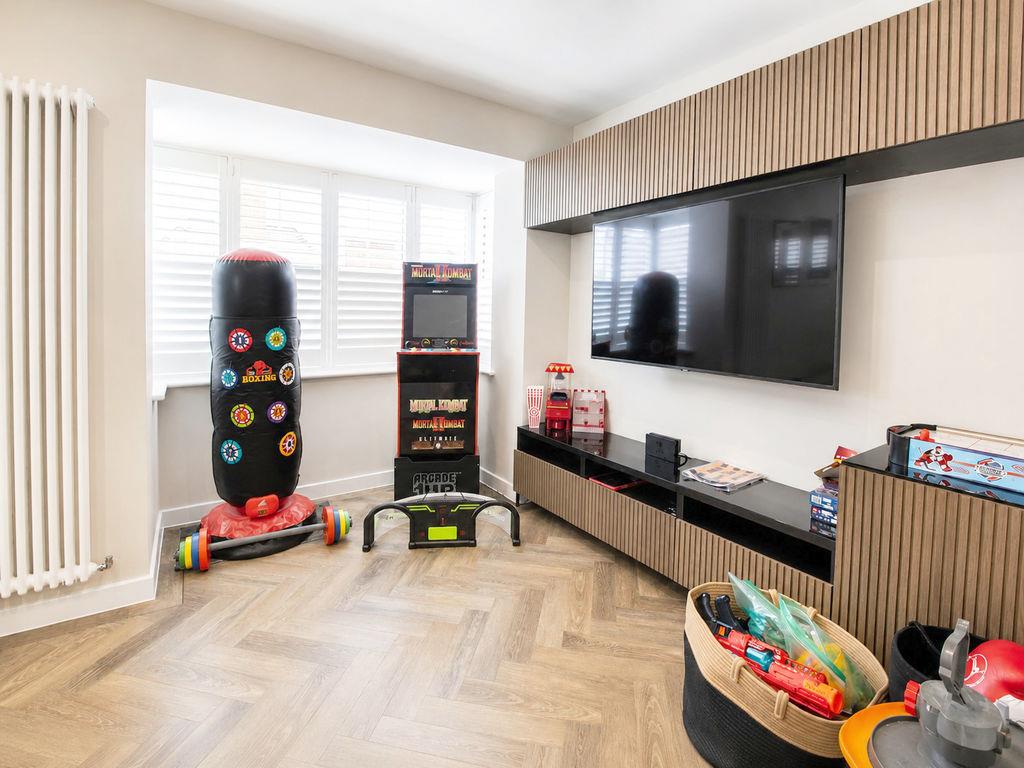 Property Image 8bc1c8a1-ac69-493b-8fcf-32f948a55c45