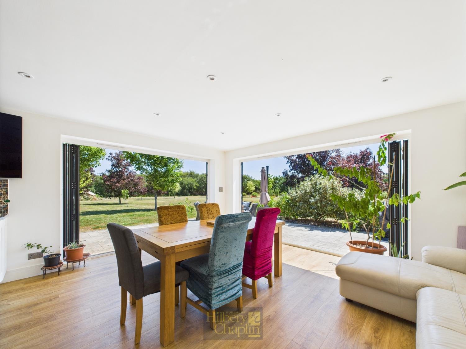 Property Image 8bd25109-8795-48f2-a221-e01569dfd86c