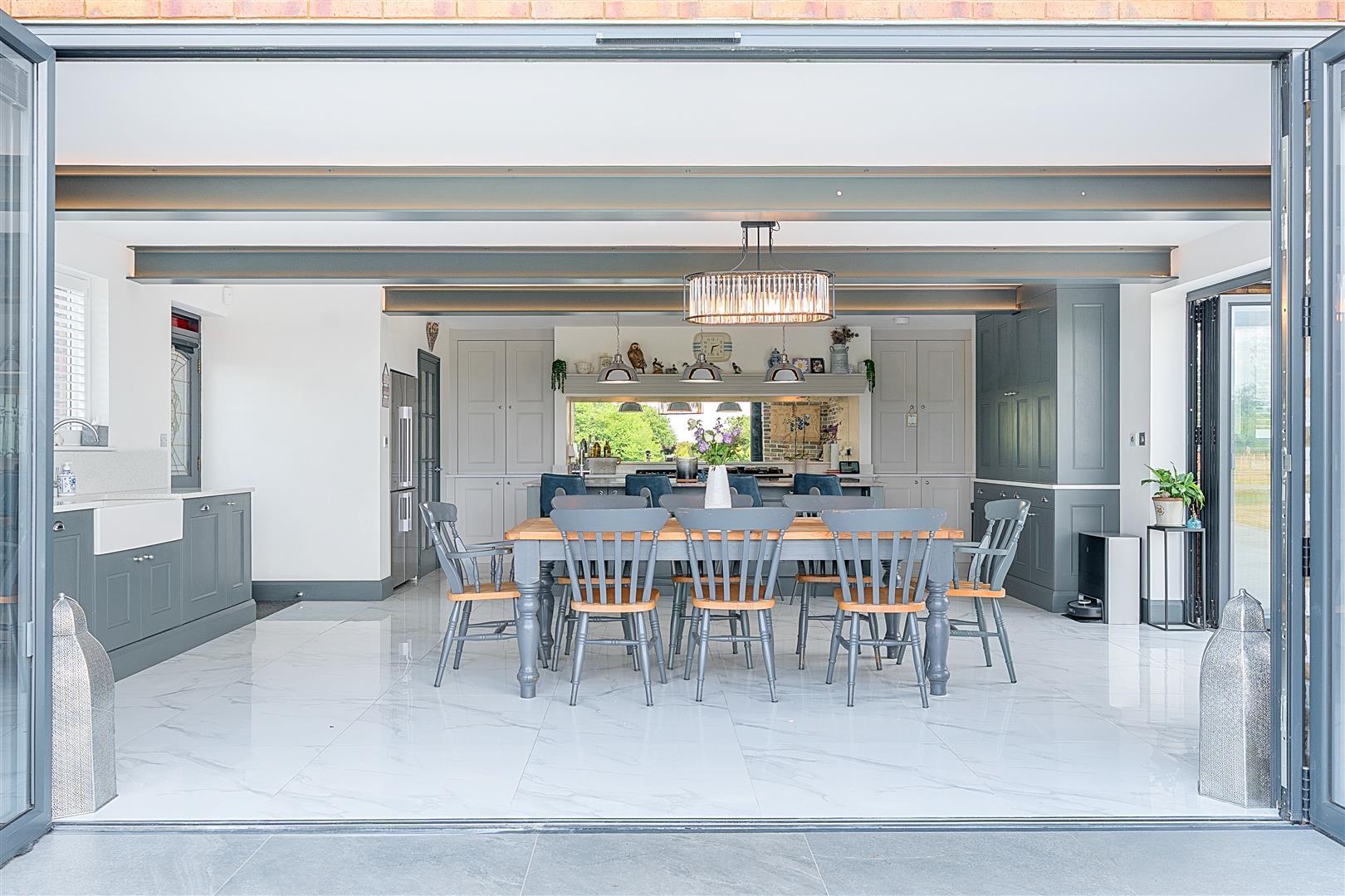 Property Image 8bd5e6f3-496c-4c55-bd36-8bb366cbcd8a