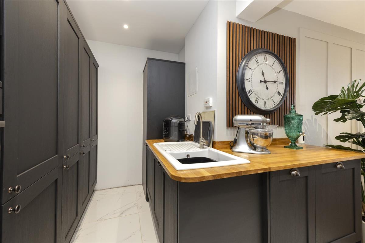 Property Image 8c017a07-8f91-49ed-93b2-6b5c8729c225