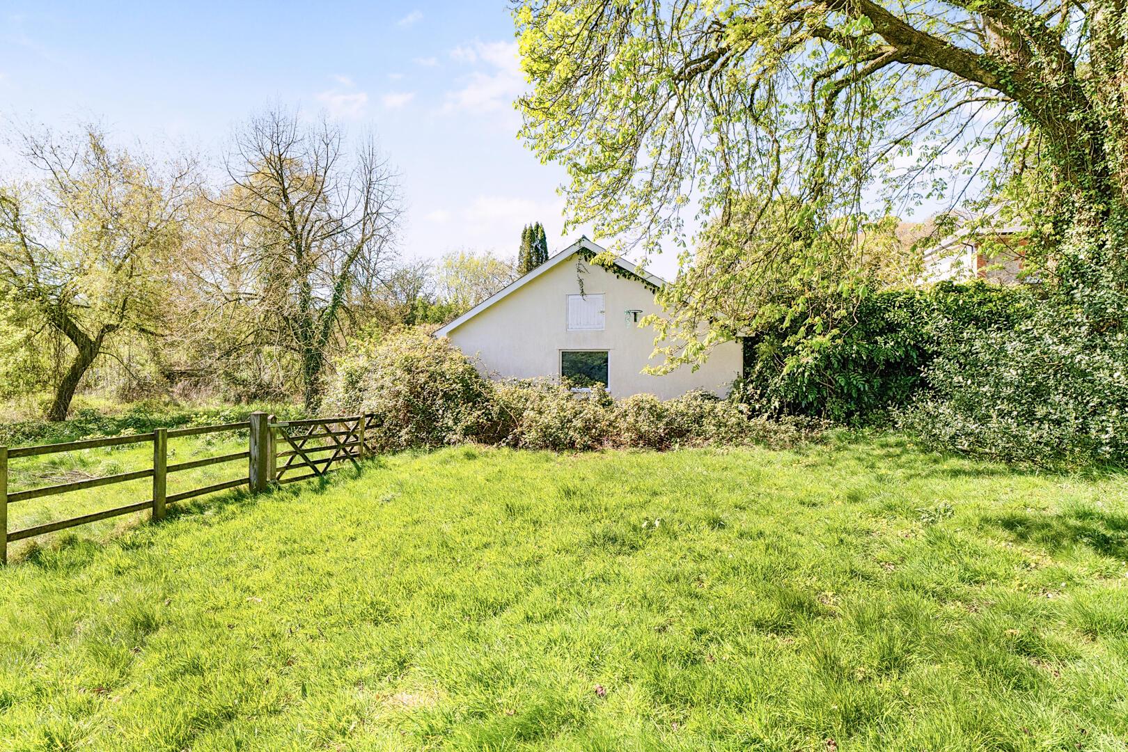 Property Image 8c04af6a-5d77-481a-bc99-c9db07023442